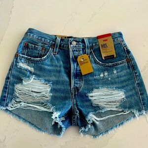NWT Levi’s 501 high rise shorts, size 27